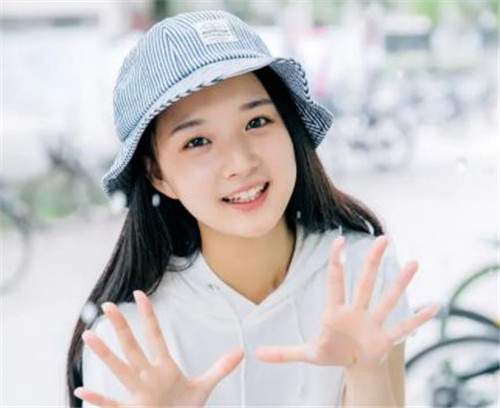 妈妈给女儿最暖心短句八个字