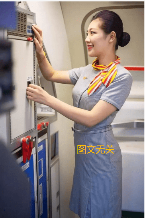 国泰航空解聘歧视乘客空乘