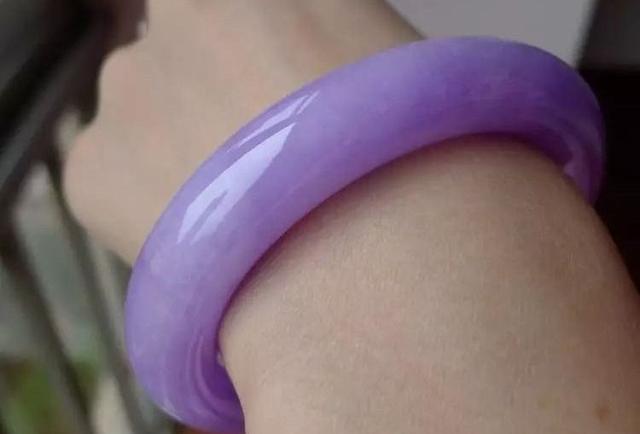顶级红翡翠原石