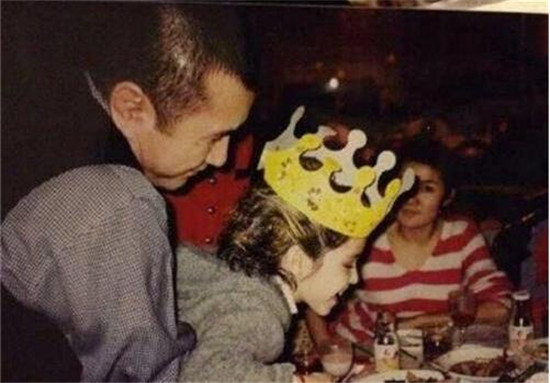 哈妮克孜个人资料哪个学校毕业