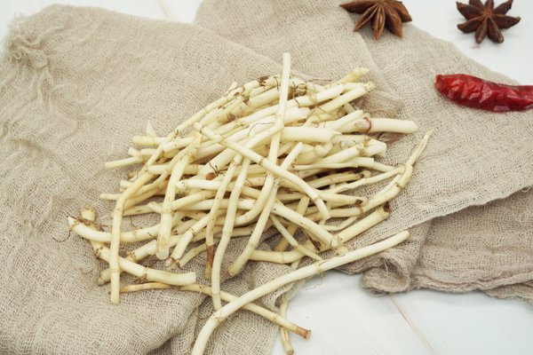 金耳的功效与作用及食用方法
