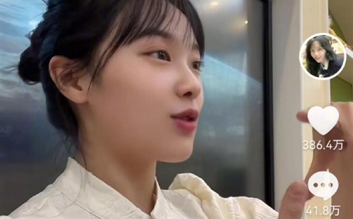 小小的花园里挖呀挖呀是什么歌