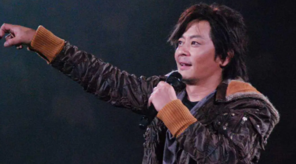 英雄泪歌曲原唱是谁