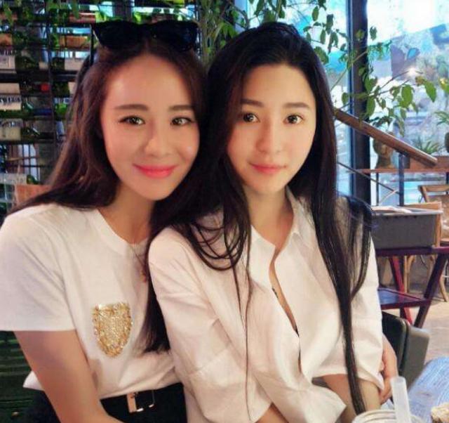 逼死老公的翟欣欣（翟欣欣依靠婚姻）