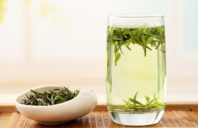 珍稀白茶和安吉白茶