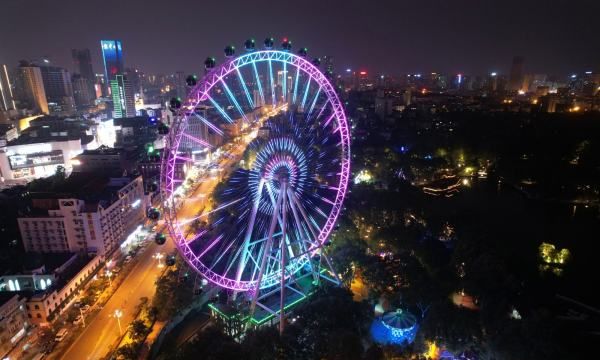 潋滟什么意思