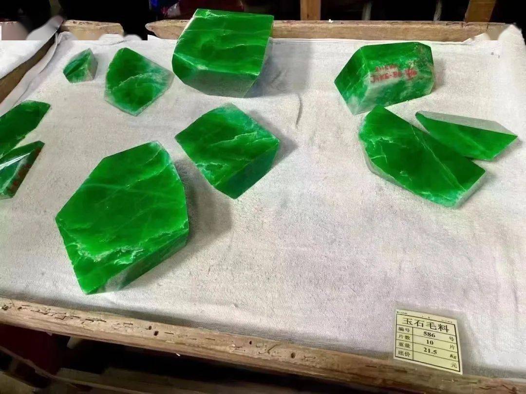 缅甸的翡翠原石价格