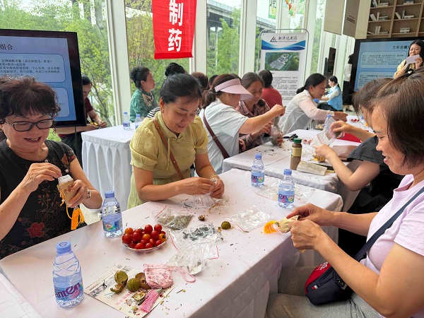 健康相伴 公益同行（重庆站・第五期）|端午香囊传暖意，专业科普守护长者健康