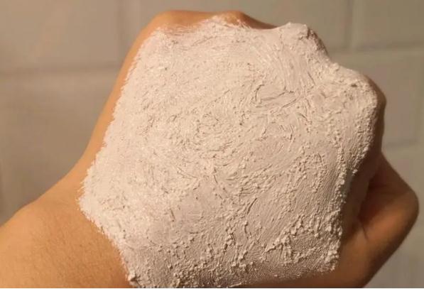 用磨砂膏还用洗面奶吗？身体磨砂膏和脸部磨砂膏能混用吗？