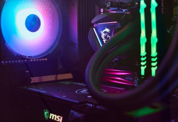 nvidia控制面板找不到？