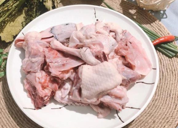 鸭肉适合什么人群吃 体内有热上火体质虚弱食欲不振等