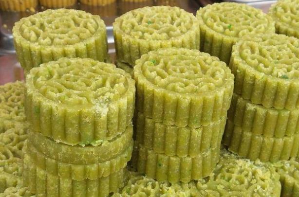 绿豆糕可以空腹吃吗 吃绿豆糕注意什么