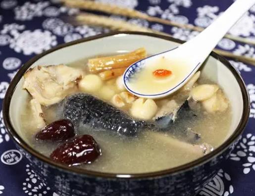 乌鸡炖什么补血补气最好