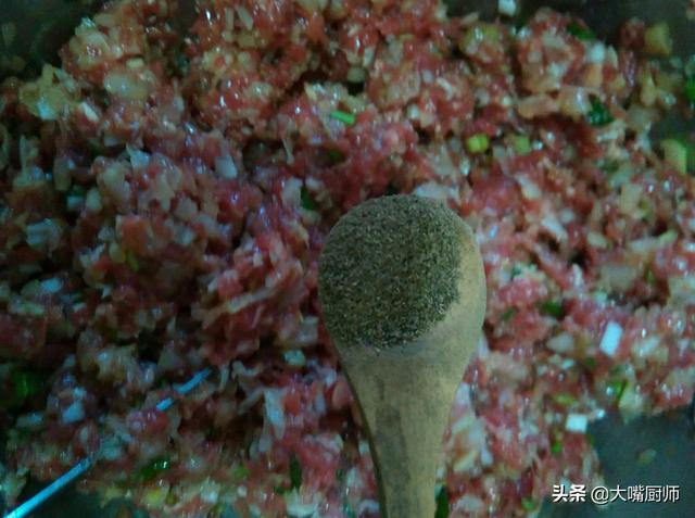 羊肉饺子馅怎么调好吃（包羊肉馅饺子牢记）