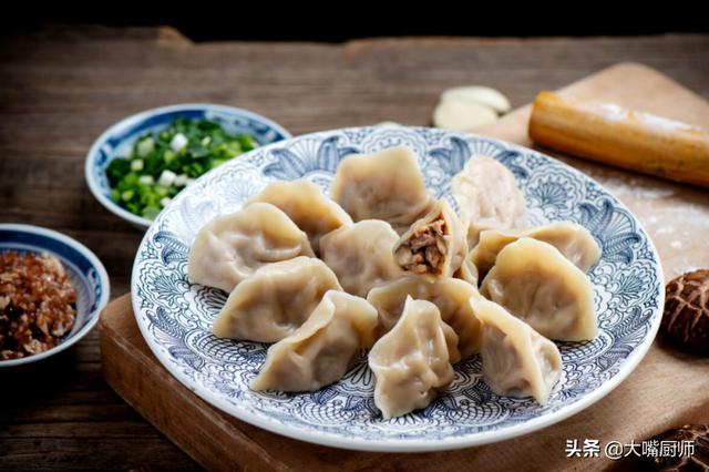 羊肉饺子馅怎么调好吃（包羊肉馅饺子牢记）