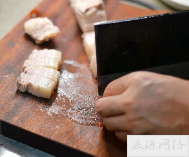 如何做出好吃的红烧肉只需要5步（怎么做红烧肉简单省时又好吃）