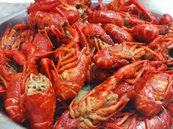 小龙虾什么地方不能吃 麻辣小龙虾壳能吃吗