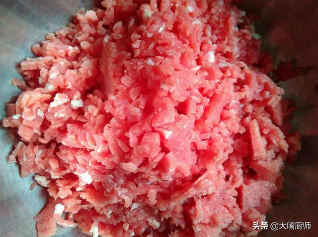 羊肉饺子馅怎么调好吃（包羊肉馅饺子牢记）