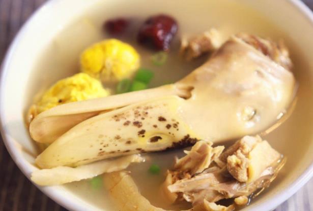 鸭肉的嘌呤含量高吗 什么人不适合食用老鸭
